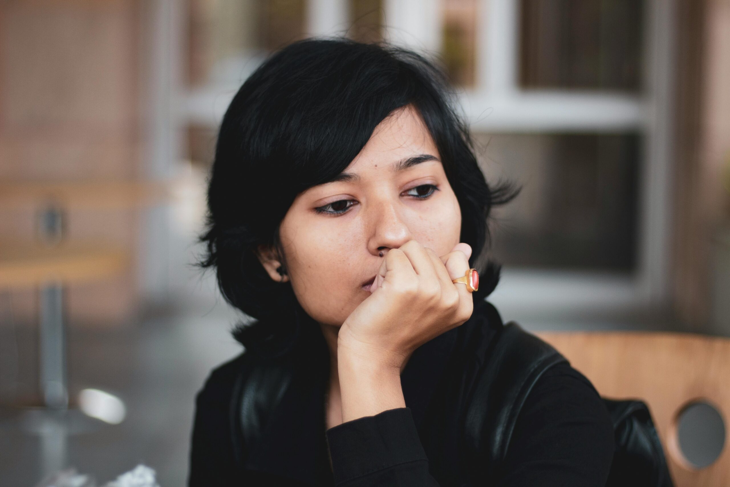individual relationship therapy woman thinking